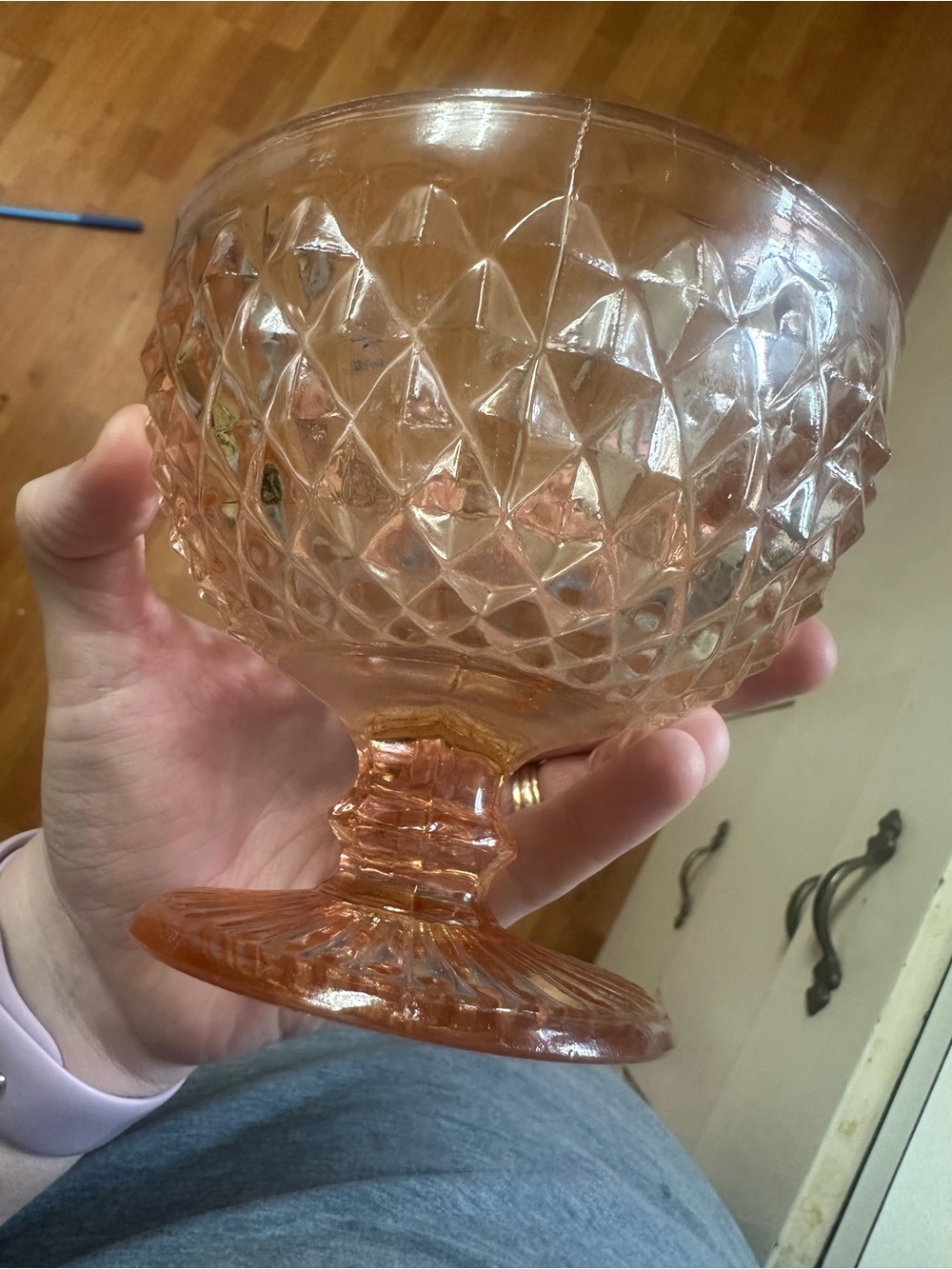 Bridgerton pink glass cup - Picture 2 of 4
